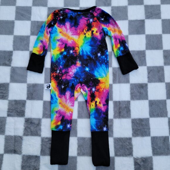 Day and Night Bamboo Neon Galaxy Print Convertible Zip Romper Pajamas Size NB - Picture 2 of 3